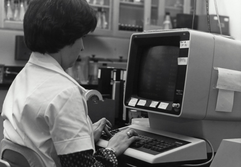 Dünya genelinde kişisel bilgisayar satışları, bellek maliyetlerindeki artış nedeniyle %5 düşecek; tek bir perspektif ise Apple ve oyun segmentleri olacak.