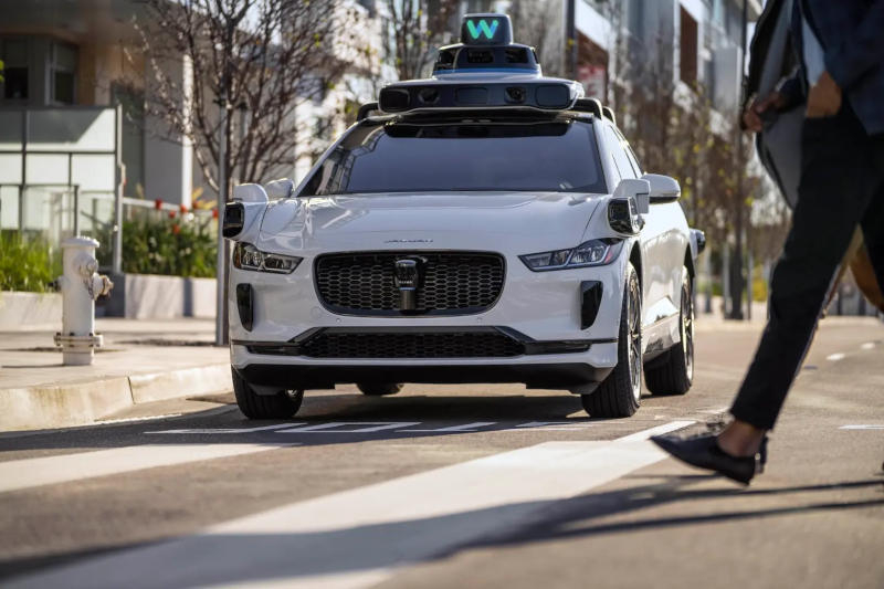 Waymo robot taksi, olay yerinden kaçmak için beklenmedik şekilde rahat bir araç oldu