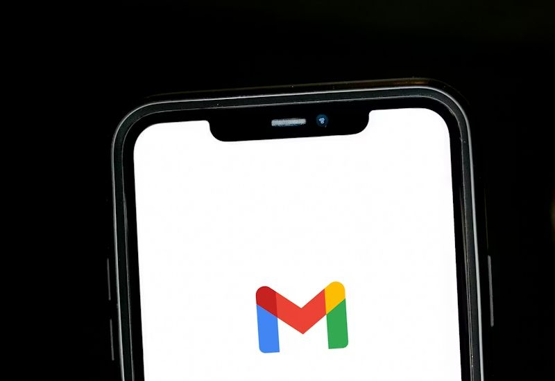 Gmail'den iki temel işlevi kaldırarak müşteri bağlılığını güçlendiriyor Google