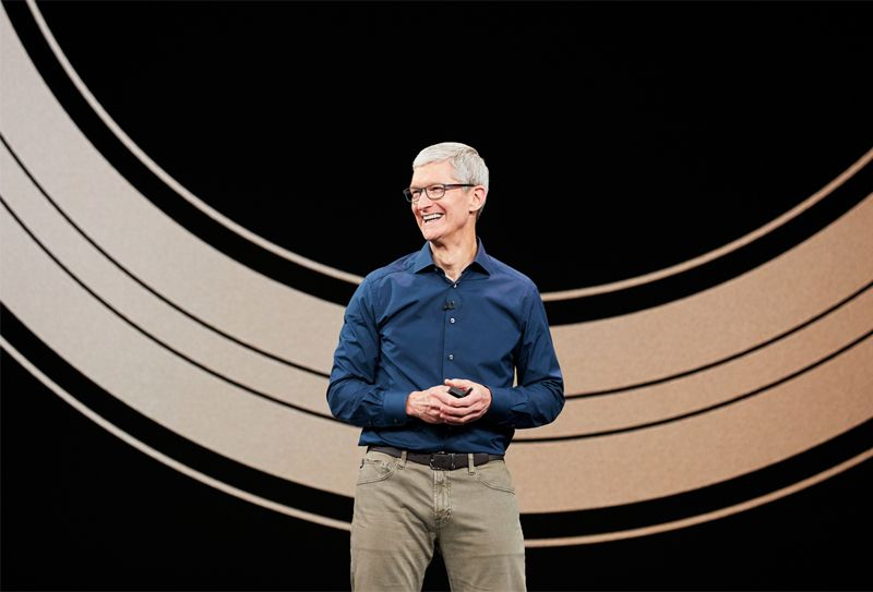 Tim Cook, şirketin 50. yıldönümüne hazırlık olarak Apple'ın iki temel ilkesini vurguladı