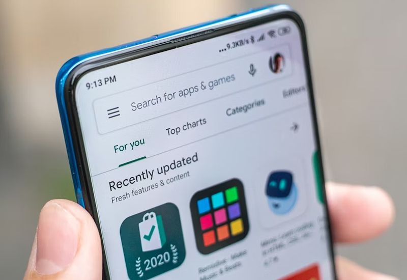 Android uygulamalarını onaylanmamış geliştiricilerden yüklemek için 24 saat beklemeniz ve “rasyonel düşünme ve net hafıza” doğrulamanız gerekecek