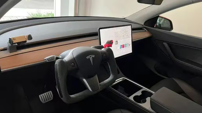 Çin, otomobillerde standart olmayan direksiyonları kaldıracak; hedefleri Tesla direksiyonlarıdır