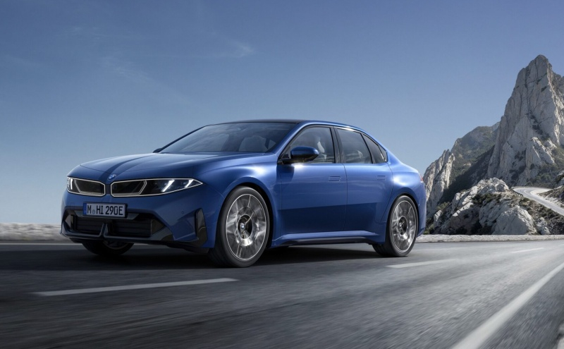 BMW, i3'ü tanıttı — 3. serinin ilk tamamen elektrikli sedanı.