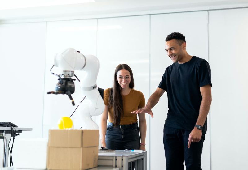 Yapay zeka botlarıyla çalışanları değiştiren firmaların yarısı, personeli 2025 yılında geri getirmeyi planlıyor