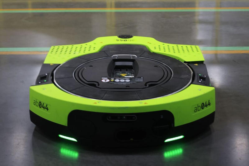 Amazon, tamamen otonom bir depo robotu olan Proteus'u sesli kontrol ile duyurdu