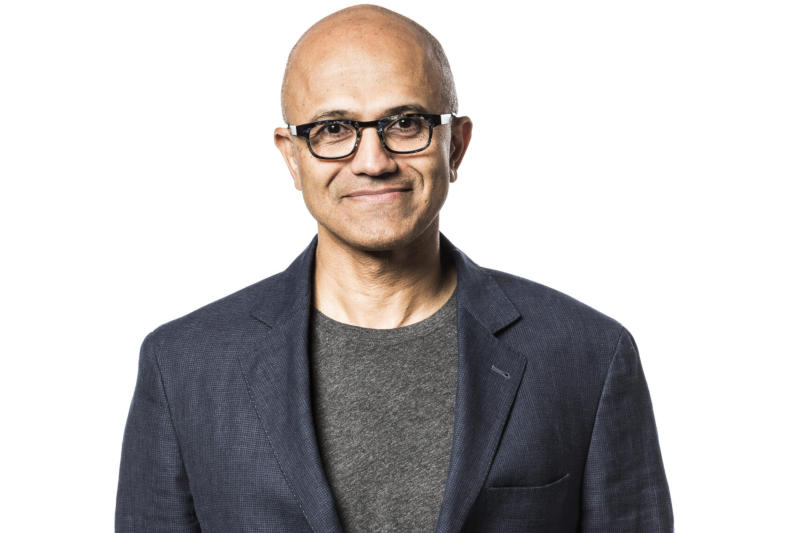 Satya Nadella, Microsoft'da Copilot için "kırmızı kod"u başlattı