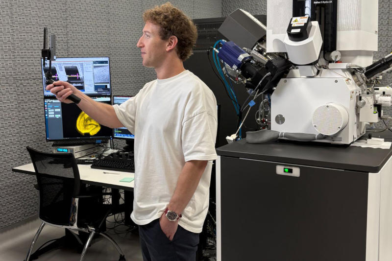 Mark Zuckerberg, yapay zeka harcamalarının artması nedeniyle yeni kısaltmaları açıkladı ve olası sonraki işten çıkarmaları dışarıda bırakmadığını belirtti