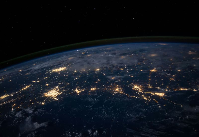 ABD, “AI‑mesajcıları” küresel olarak yayacak: Trump, Çin’i sınırlamak ve etkisini artırmak için Tech Corps’u başlattı