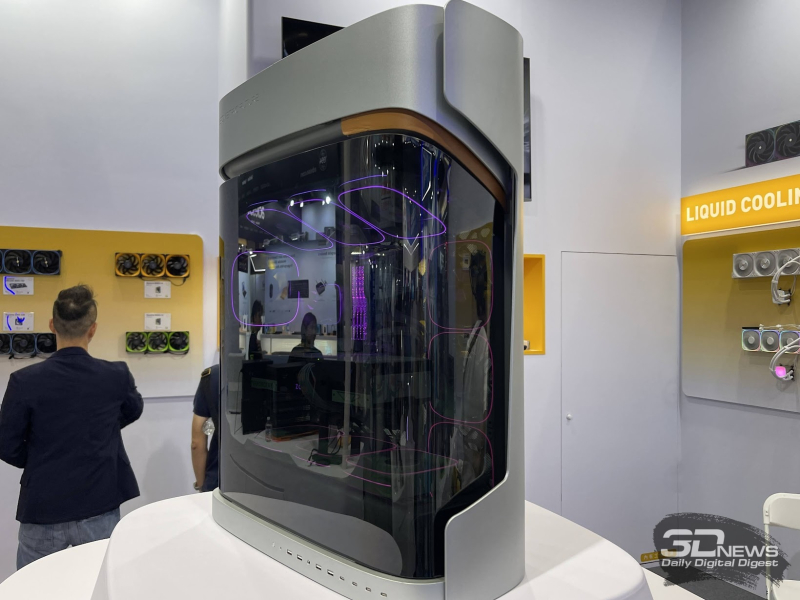 Geometric Future, Computex 2026’da dev kasa modelleri, parlak blok güç kaynakları ve en yeni sıvı soğutma sistemlerini tanıttı.
