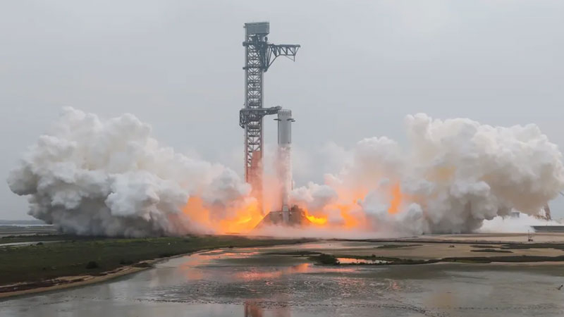 SpaceX yeni Super Heavy’in ilk ateşleme testlerini tamamladı, şimdi Starship V3 için kalkışa hazır.