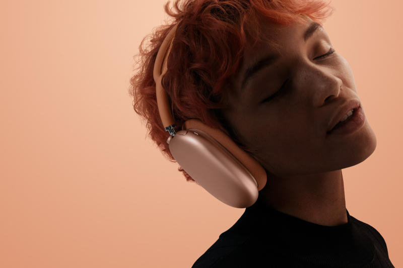 Apple tasarımcısı AirPods Max’in geliştirme detaylarını paylaştı