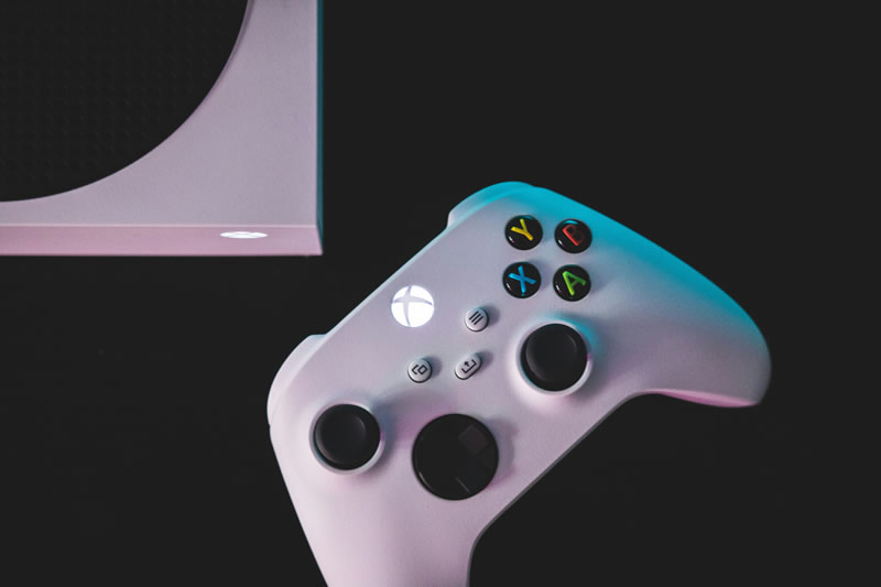 Microsoft, hafıza çipleri eksikliği nedeniyle Xbox'un çıkış tarihlerini yeniden gözden geçirdi
