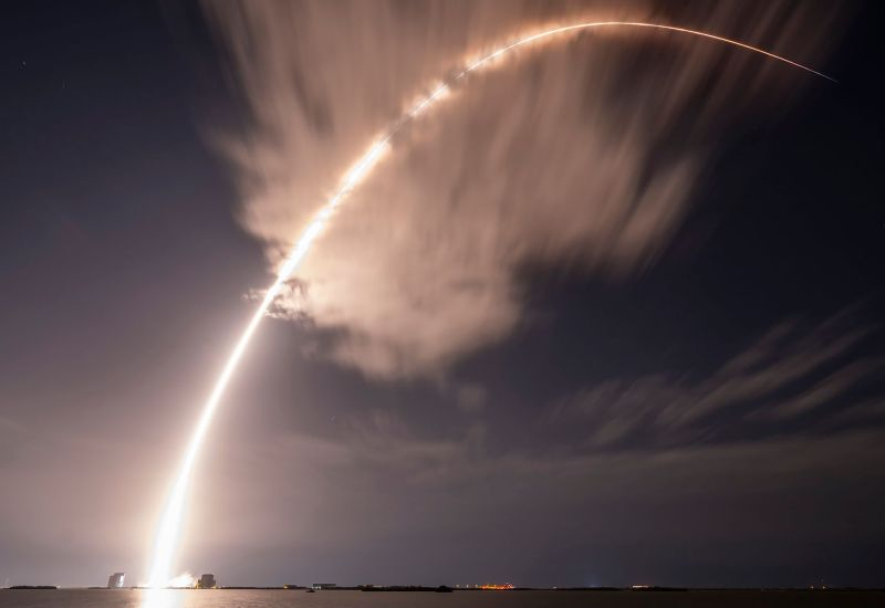 SpaceX, Pentagon'un sesle kontrol edilen drone sürüleri için yapay zeka geliştirme konusunda kapalı bir ihale sürecine katılıyor