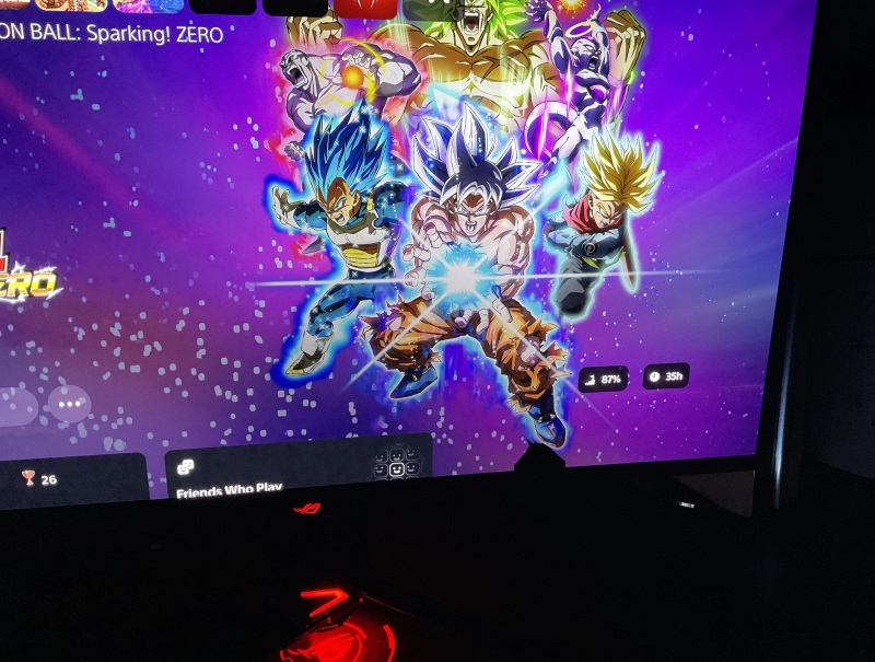 Asus ambalaj maliyetlerini azalttı ve şimdi OLED monitörler 1299 $ fiyatıyla çatlaklarla teslim ediliyor