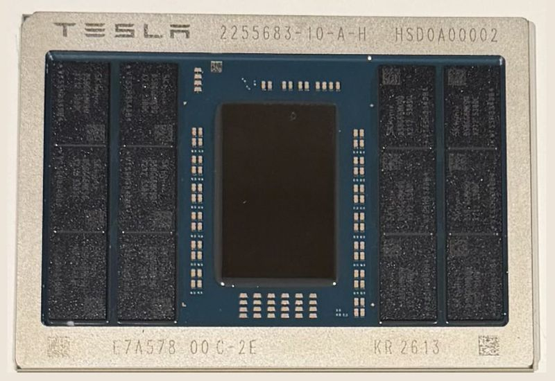 SpaceX, Tesla ile birlikte kendi grafik işlemcisini piyasaya sürmeyi planlıyor, ancak bu projeyi riskli olarak görüyor.