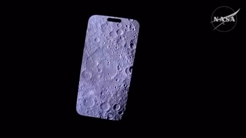 Artemis II ekibinden bir astronot iPhone ile Ay'ı fotoğrafladı