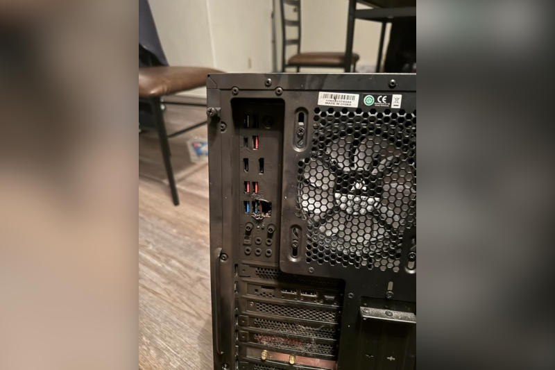 İnternet kablosu üzerinden evde çakıldı, bilgisayar ve yönlendirici yıkıldı