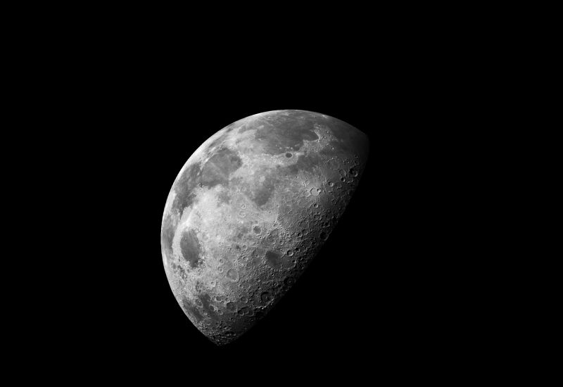 İlhan Musk, yapay zeka için uydu ağı kurmayı planlıyor; bunu ayda dev bir kaskat ile fırlatarak gerçekleştirecek.