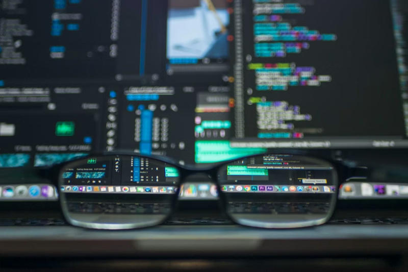 Kripto piyasası yapay zeka hackerları nedeniyle panik içinde; DeFi sektörleri 130 milyar dolarlık tam akışla açıklandı.