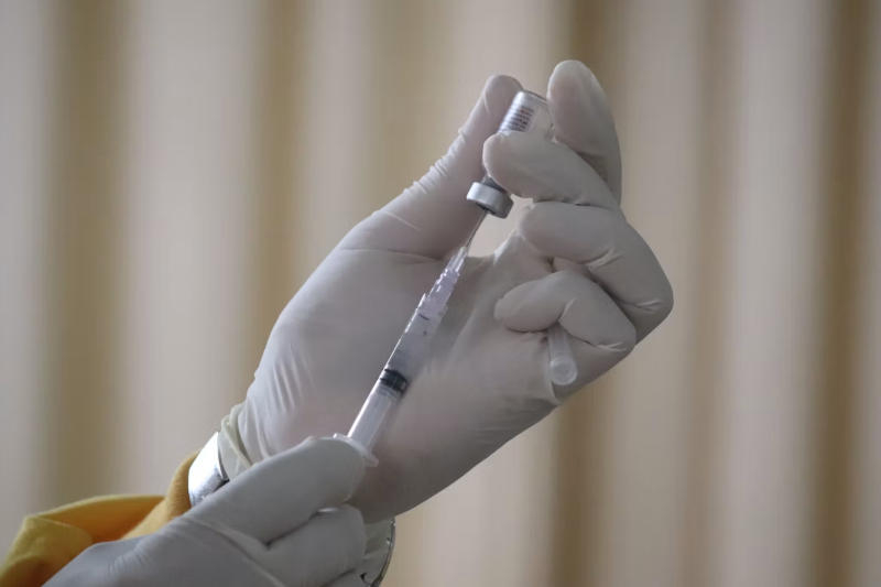 İlk kez yapay zeka tarafından geliştirilen aşı insanlarda test edildi.