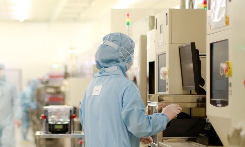 SMIC, AI projeleri, yaptırımlar ve ithalat yerine koyma sayesinde gelirini %61 artırdı.