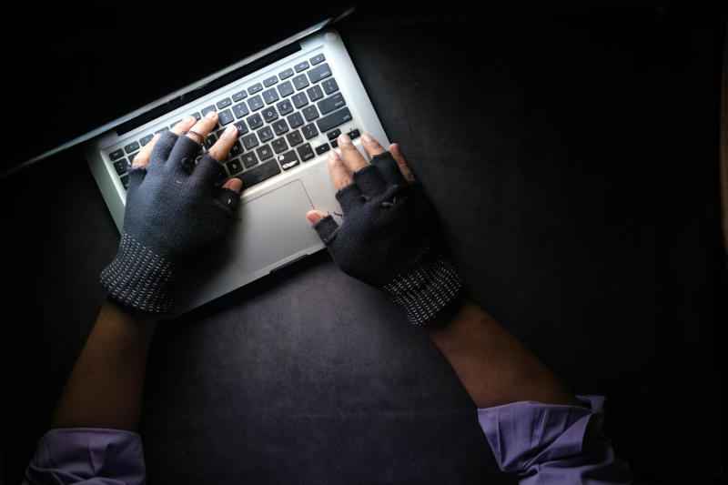 Veri analizi için yarım gün çalışan bir Python aracı, kötü amaçlı hâle geldi: anahtarları ve tokenleri çaldı.