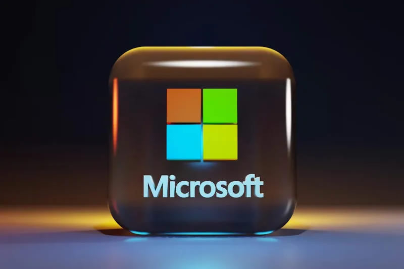 Windows 11 büyük bir yükseltme aldı, güvenilirliği artırarak kullanıcıların güvenini yeniden kazanma yolunda ilk adımı attı