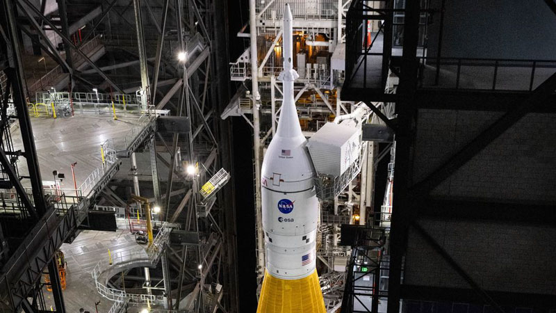 NASA, Ay'a insanlı iniş için yeni bir tarih açıkladı: Artemis II misyonu artık onaylandı ve başlatıldı.