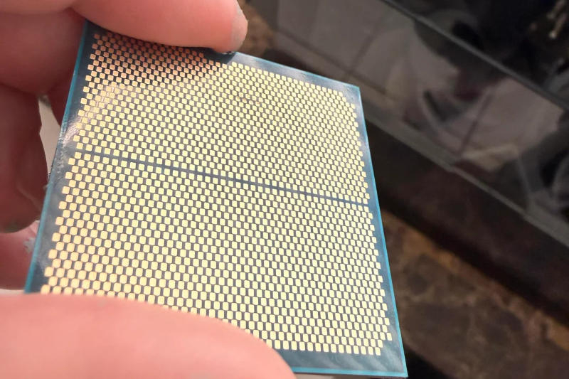 BIOS güncellemesi işe yaramadı: Ryzen 7 9800X3D, ASRock anakartlarda düşmeye devam ediyor